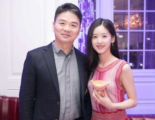 身價過百億，依舊靠邊站，畢業走向巔峰，做豪門貴婦不如投資自己 娛樂八卦吃瓜 第16张