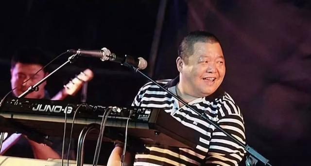 四次登春晚的頂流歌手，與恩師同居懷孕被逼墮胎，如今52歲沒人娶 娛樂八卦吃瓜 第6张