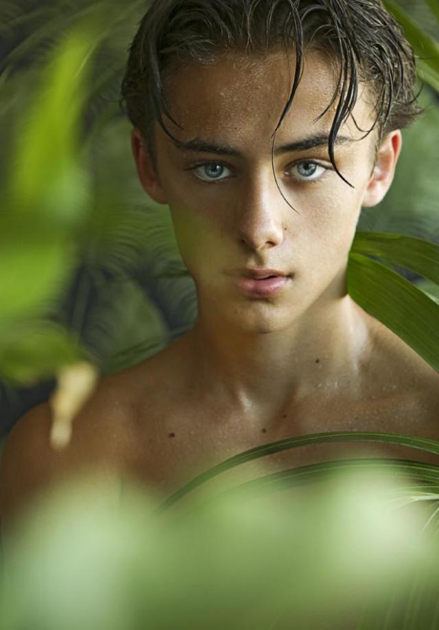 世界最帥男孩！如今17歲的他，193長腿有腹肌，充滿了野性美 健身減肥達人 第3张