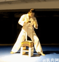 她被稱為「越南女版李小龍」，玩轉雙截棍，網友：身材真不錯 健身減肥達人 第5张