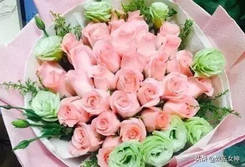 情人节送男友什么礼物好今天2.14情人节,214漂亮玫瑰送给群里每位朋友~醉倒一批