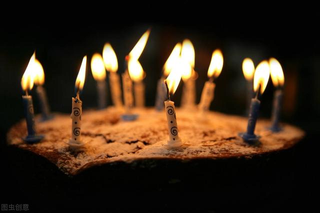 女生过生日送什么礼物比较好？ 情人节送什么礼物给女朋友