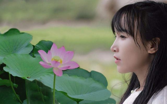 網紅李子柒：父母離異被收養，坎坷前行遇風口，與世無爭只是童話 娛樂八卦吃瓜 第9张