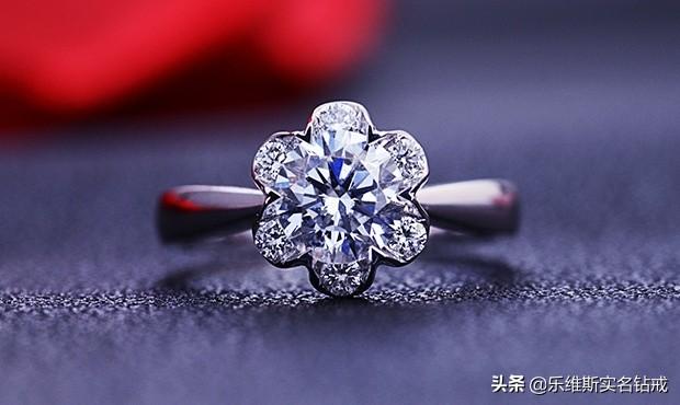七夕送女友什么？白金钻戒行吗？有没有更好的选择？ 情人节送女朋友礼物