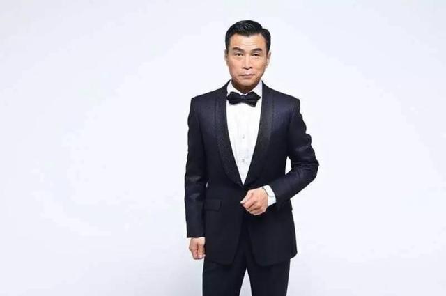 56歲影帝被騙去試鏡，剃了頭才發現演太監，硬是把龍套演成經典 娛樂八卦吃瓜 第6张