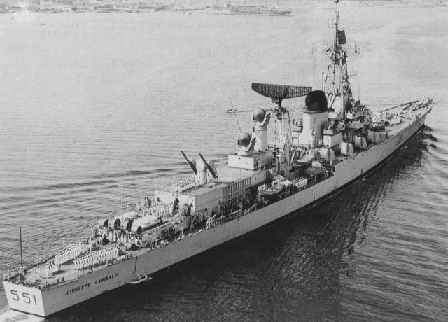 卫星在中国沙漠发现美“航母”，还会动！美媒：那是DF-21的靶子