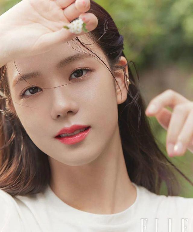 BLACKPINK金智秀《ELLE》畫報公開！清純可愛，如「人間初戀」 娛樂八卦吃瓜 第2张
