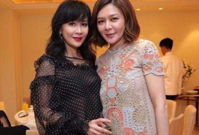 早期港圈女神：向太顏值不輸關之琳，劉嘉玲站在藍潔瑛身邊太尷尬 娛樂八卦吃瓜 第14张