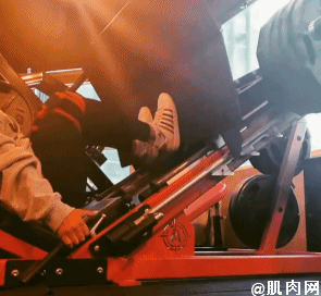 強悍女私教撩走小男友，網友：這肌肉比男人都猛 街拍正妹 第5张