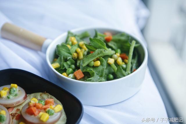 5分鍾健康減肥早餐！魷魚圈和冰草絕配，太好吃了！ 健身減肥達人 第4张