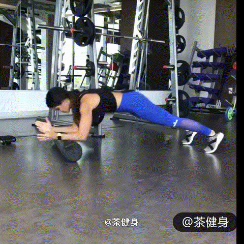 你還不知道泡沫軸居然還可以用來瘦腰，不要再僅僅拿來放鬆肌肉了 健身減肥達人 第1张