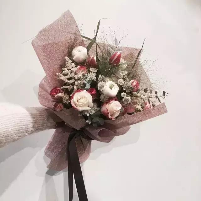 礼物怎么包装,礼物纸怎么包装