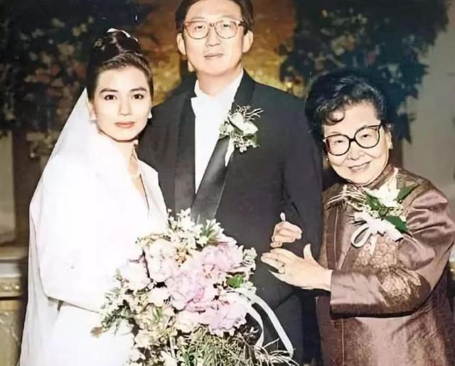 退隱娛樂圈30年，喪夫14年，遊山玩水拒不復出的鍾楚紅究竟多有錢 娛樂八卦吃瓜 第5张