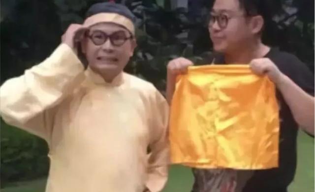 周星馳御用配角：半個月拍6部電影跑4個商演，晚年瘋魔撈金為哪般 娛樂八卦吃瓜 第14张