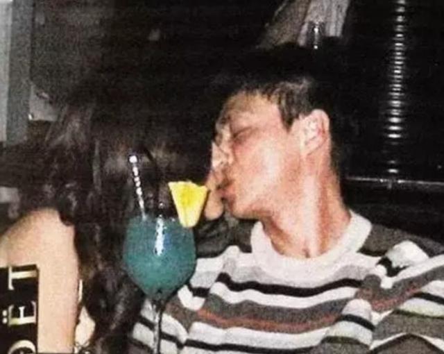 周慧敏被出軌8次卻不肯離婚，你以為是卑微，其實她活得很清醒 娛樂八卦吃瓜 第10张