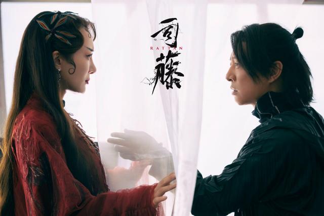 白英扮演者李依曉，都快40了，仍似少女，3個動作，保持好身材 街拍正妹 第1张