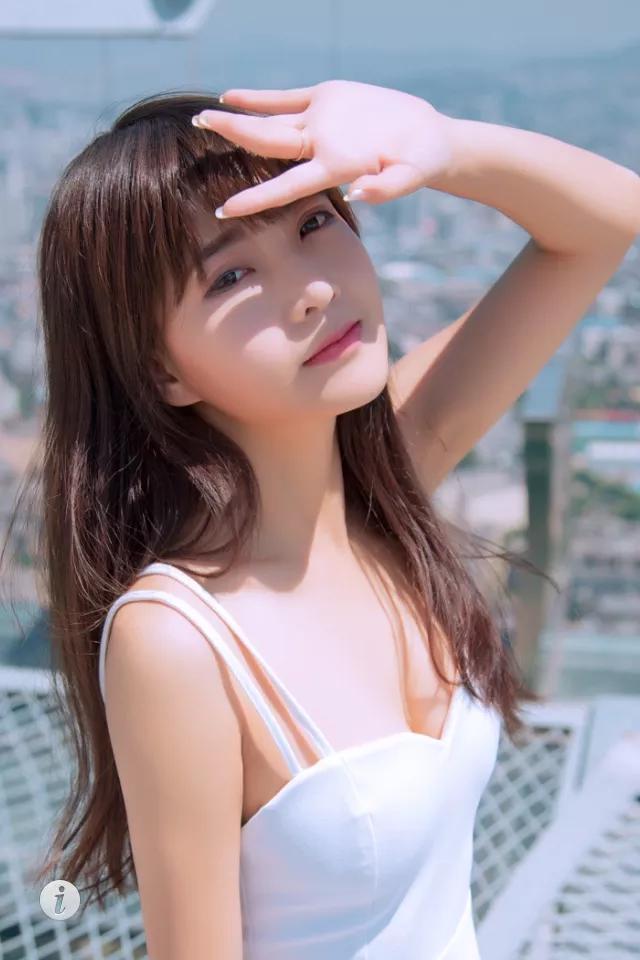 好的爱情，和女生胸大不大无关，所以男生别介意，女生也不要介意 送什么礼