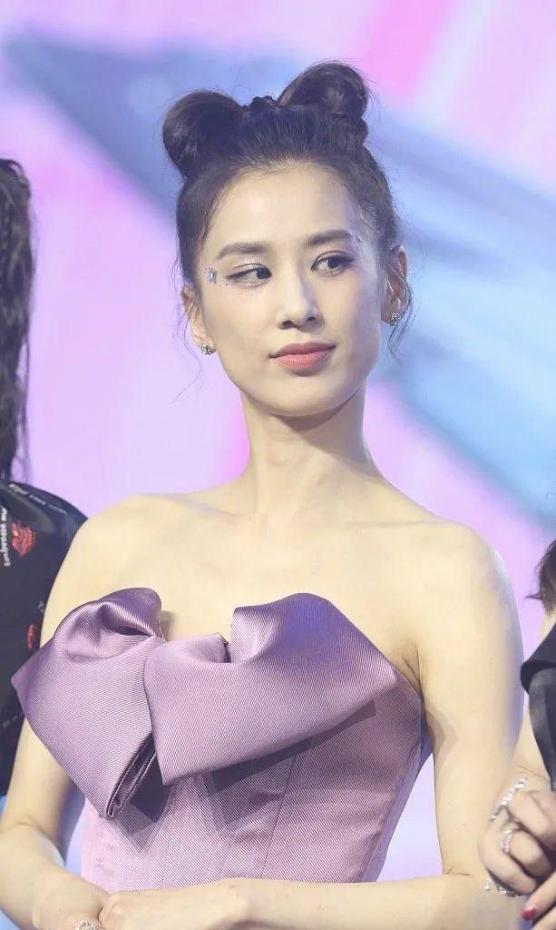 黃聖依不愧是少奶奶，穿迪士尼裙裝扮可愛，減齡感十足哪像37歲？ 娛樂八卦吃瓜 第5张