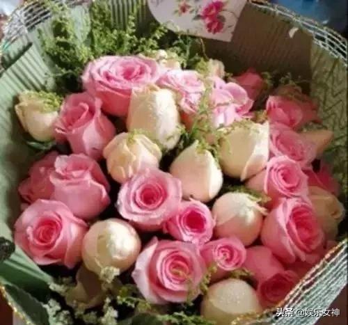 情人节送什么礼物好明天2.14情人节，214漂亮玫瑰送给群里每位朋友~醉倒一批人