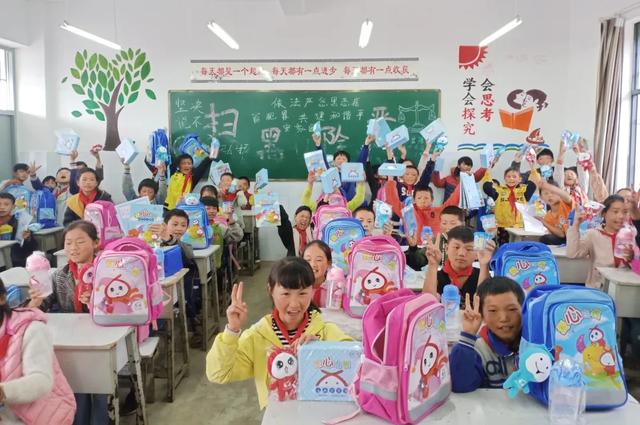 特别的友谊作文600字 特别的礼物作文600初中