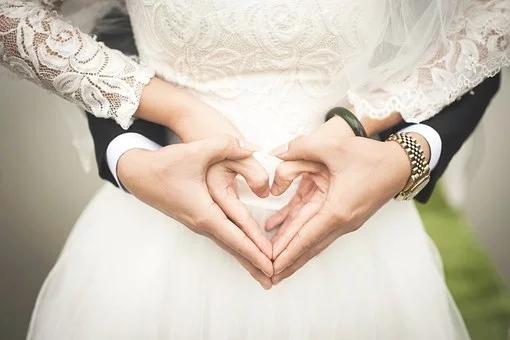 刚生孩子送什么礼物好 老婆生完孩子送什么花