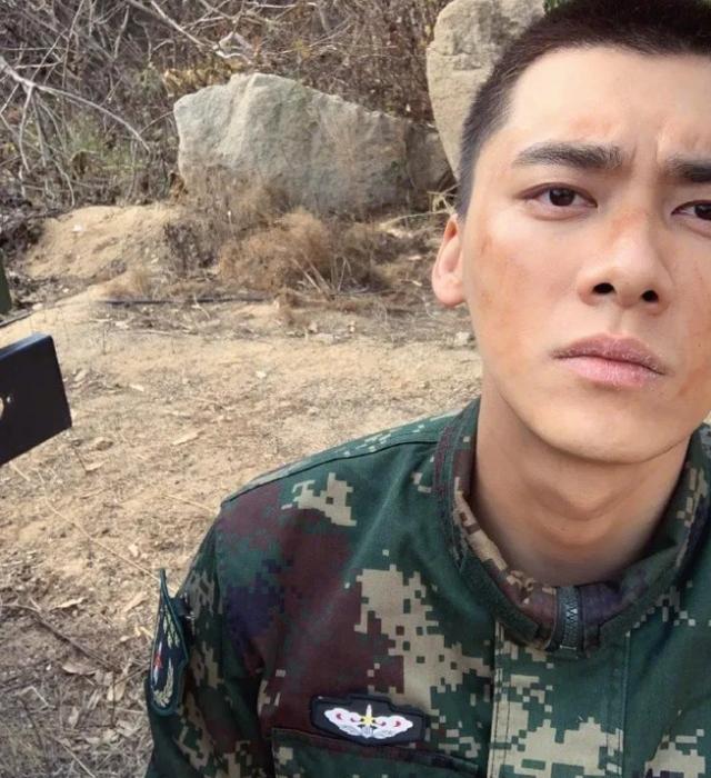 李易峰引體向上89個遭群嘲：比特種兵還厲害？ 健身減肥達人 第20张
