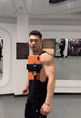 南京筋肉小狼狗走紅，顏值身材撩爆網友，這身材著實令人羨慕 健身減肥達人 第10张