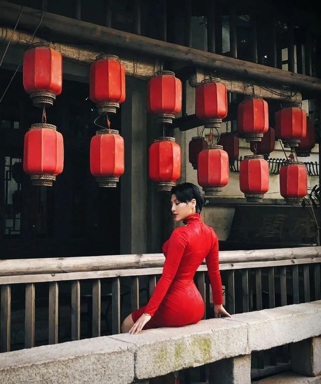 做過DJ當過私教，如今是健身房老闆娘，這樣犯規的身材，誰頂得住 街拍正妹 第2张