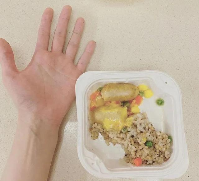 泫雅與肌肉男貼身大跳熱舞，火辣身材讓人直呼太撩了 街拍正妹 第15张