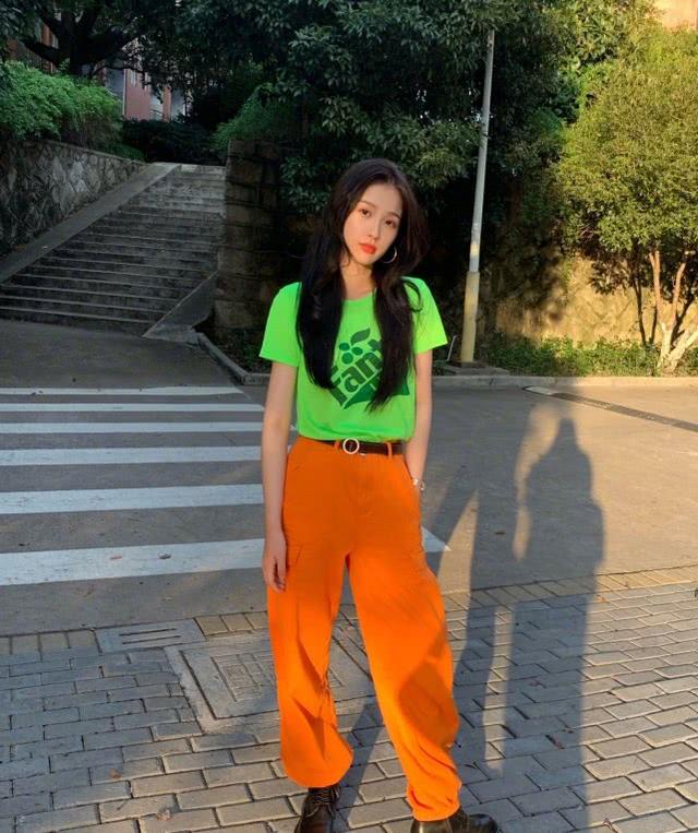 虞書欣私服穿搭太少女！紫色西裝外套搭高馬尾，造型高級且優雅 娛樂八卦吃瓜 第7张