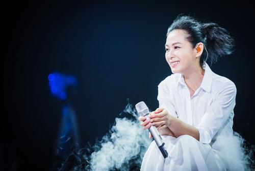 官二代背景的奶茶劉若英已到知天命年紀，依舊淡雅如菊，溫婉可人 娛樂八卦吃瓜 第17张