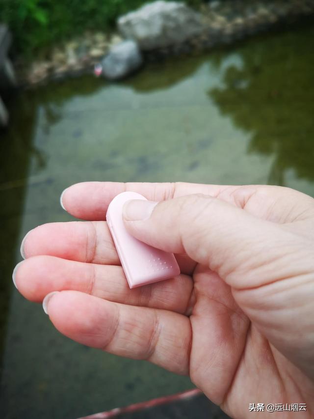 自拍杆的使用方法图解（手把手教你使用自拍杆）