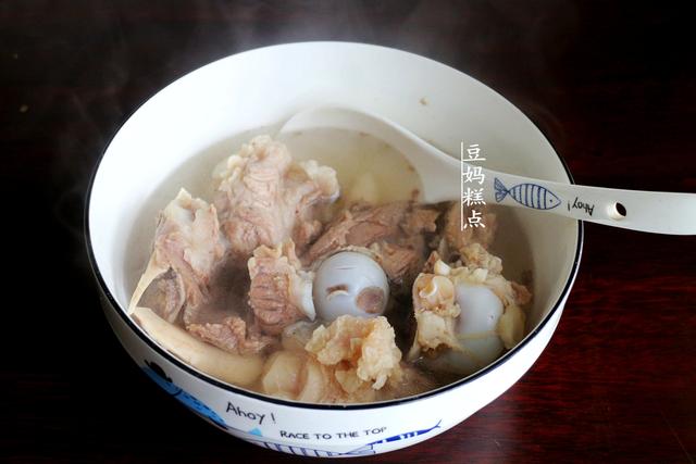 超簡單的，骨湯養生火鍋做法，營養健康，味道不比飯店差 熱愛美食 第7张