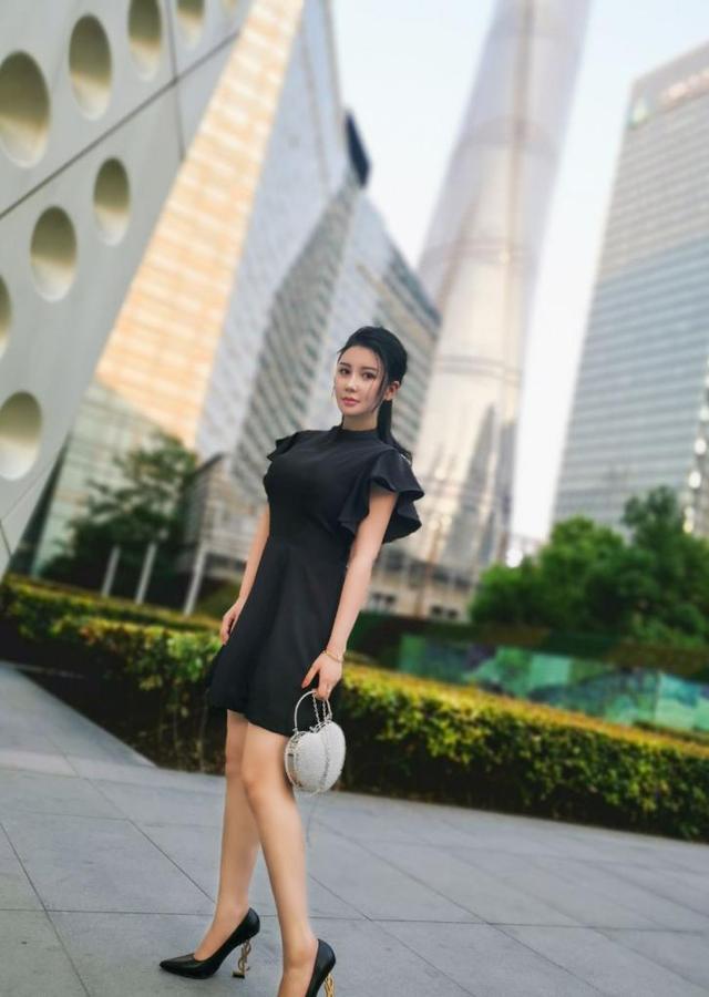 22歲就已經是健身教練，大長腿配蜜桃臀太完美，3招get同款 街拍正妹 第1张