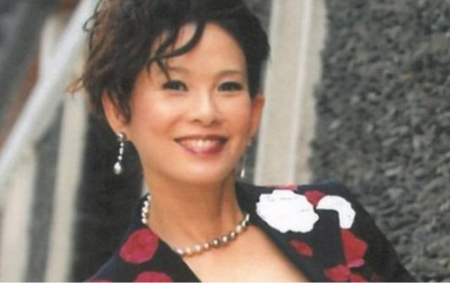 傳奇女星巔峰時嫁入豪門，為求子生吞蛤蟆飲鴿血，19次試管後患癌 娛樂八卦吃瓜 第4张