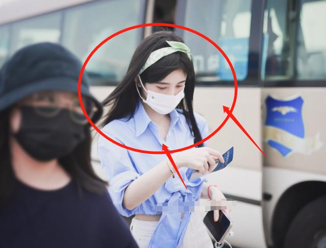 巴黎留学生刘玥视频