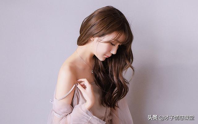 情人节送媳妇什么礼物七夕情人节，怎样引导男人送礼物？拯救乏味直男