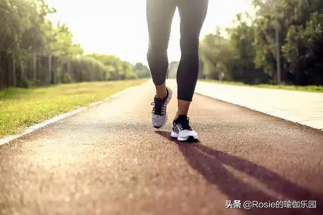 天冷身體僵緊運動難？秋冬運動要注意什麼？5個瑜伽動作纖腰瘦腹 健身減肥達人 第10张