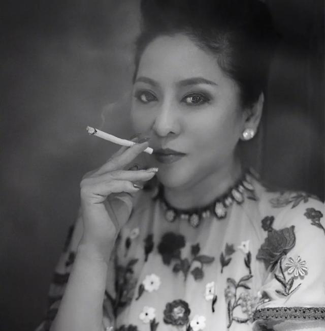 向華強陳嵐夫婦，為何堅持四十年如一日贍養向華強前妻丁佩？ 娛樂八卦吃瓜 第21张