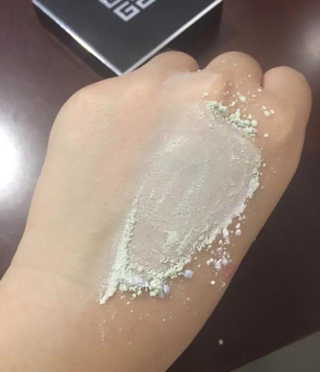 男孩子们不知道送女朋友什么的时候看这里 情人节送什么礼物给女朋友好