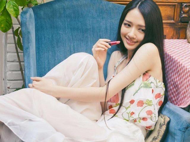 與馮紹峰王思聰傳戀情，郭碧婷為何能成為港圈太子妃？她可不簡單 娛樂八卦吃瓜 第12张