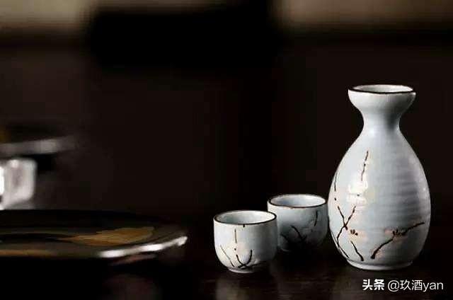 一个人喝酒的图片真实 真实送礼物酒图片