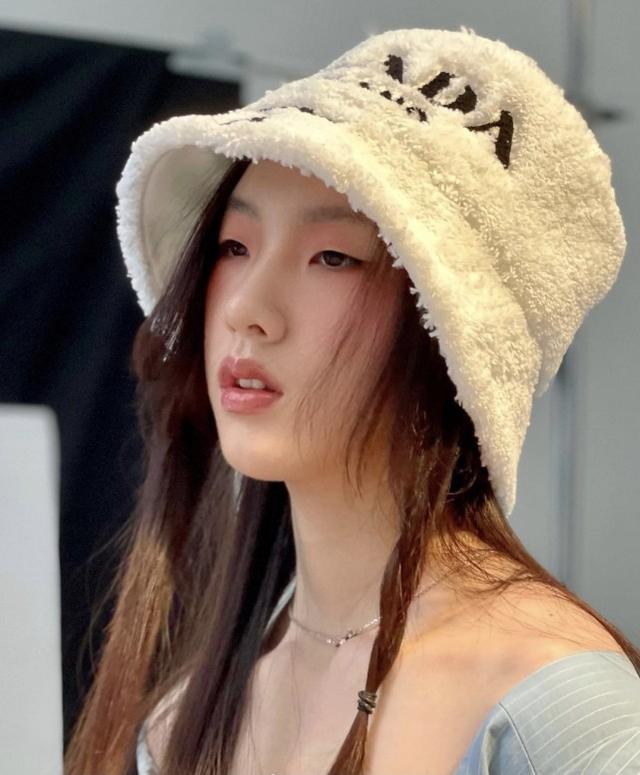 小S女兒又拍時尚雜志，長了張超模臉成雜志常客，資源比明星還好 娛樂八卦吃瓜 第2张