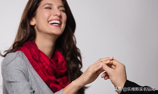 七夕情人节送女朋友礼物，送出这几种礼物的男生很用心、很浪漫 送女朋友礼