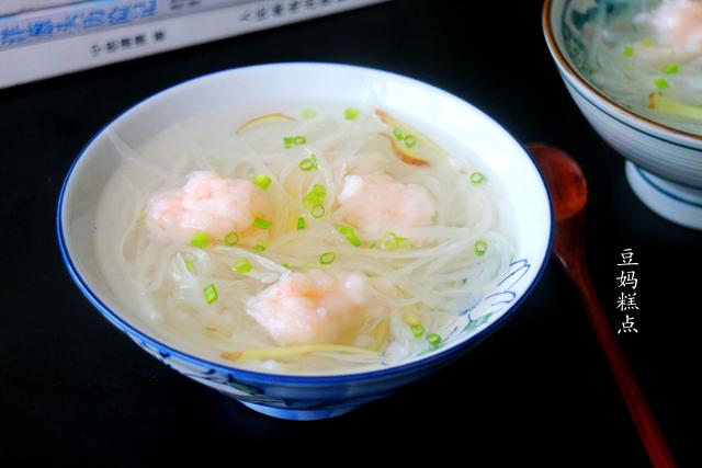 蘿卜絲蝦丸湯的做法，口感清淡，營養豐富，多喝兩碗也不怕胖 熱愛美食 第1张