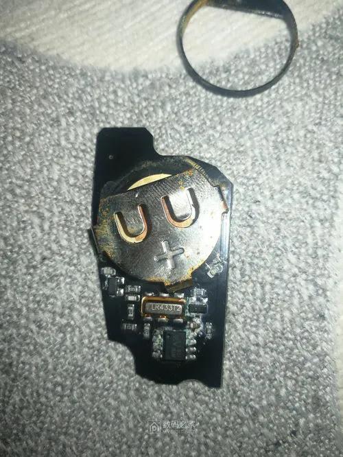 车锁打不开怎么办（车钥匙打不开车门怎么回事）