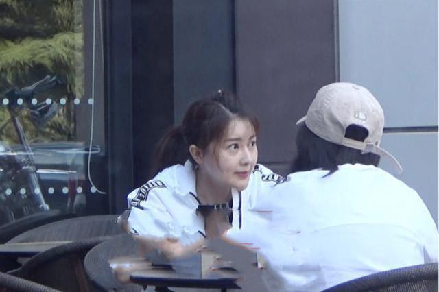 貴婦甘薇曾「血洗」半個娛樂圈，今成落魄打工人，豪宅賣了兩千萬 娛樂八卦吃瓜 第2张