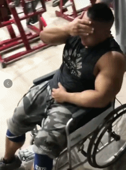 肌肉小伙練腿過猛，癱軟倒地，網友：慘不忍睹 健身減肥達人 第21张