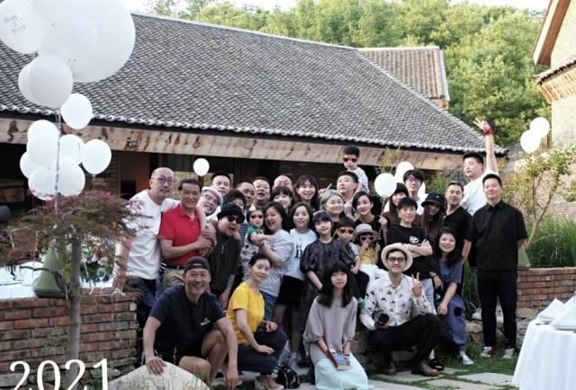 袁弘曬照慶結婚5周年，張歆藝剪短發後超帥，夫妻同框似「兄弟」 娛樂八卦吃瓜 第3张