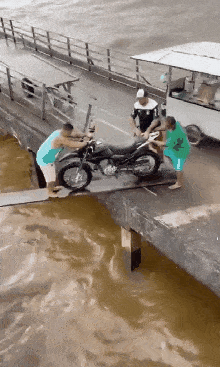 老婆坐車出差，發來照片說一路順暢，網友：你頭上綠油油的 搞笑整蠱 第28张